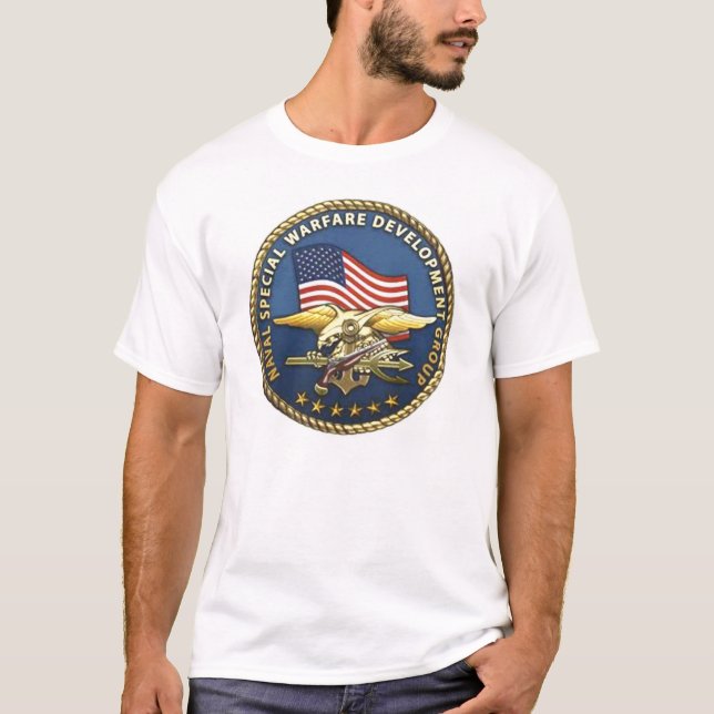 CAMISETA GRUPO DE DESENVOLVIMENTO DO NAVAL WARFARE (Frente)