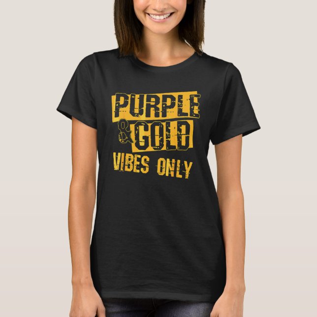 Camiseta Grupo de Dias de Jogo Roxo e Dourado Para Pé Segun (Frente)