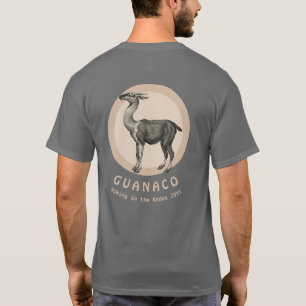 Camiseta Guanaco Llama caminhando no Personagem dos Andes