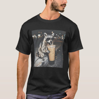 Camiseta Guaxinim-Bebendo-Café-Com-Gelo