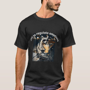 Camiseta Guaxinim bebendo café gelado engraçado para se reg