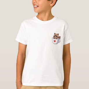 Camiseta Guaxinim Fofo Relaxando em Xícara de Coração Infan