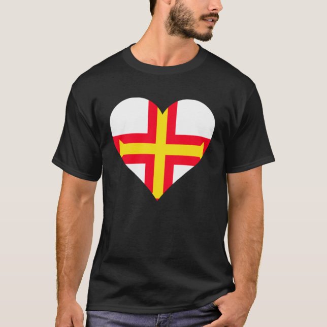 Camiseta Guernsey Flag Heart Guernsey  Love Guernsey (Frente)