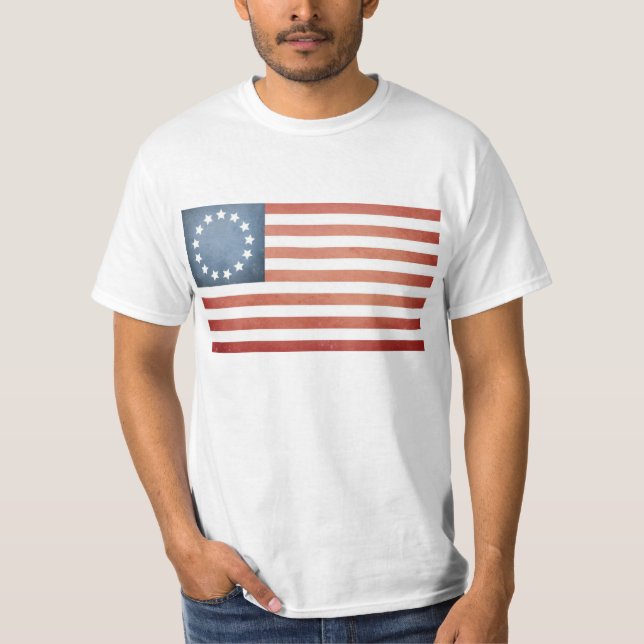 Camiseta Guerra Revolucionária Betsy Ross Desvaneceu Bandei (Frente)