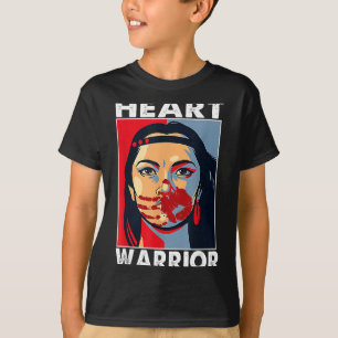 Camiseta Guerreira do Coração Mulheres Eu Uso Vermelho Doen