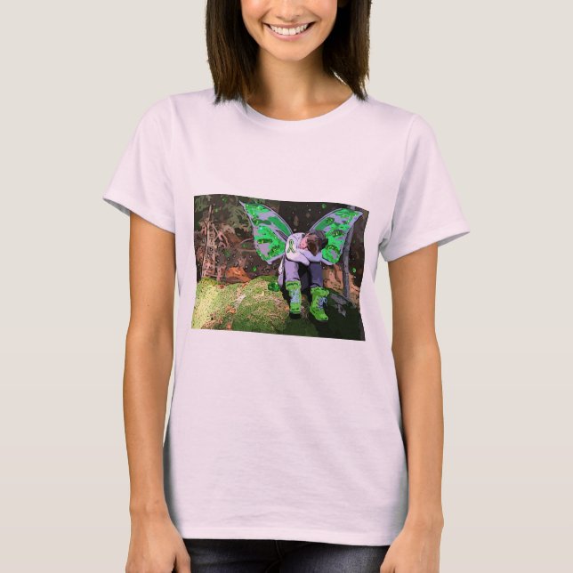 Camiseta Guerreiro Cansado da Doença de Lyme com Asas de An (Frente)