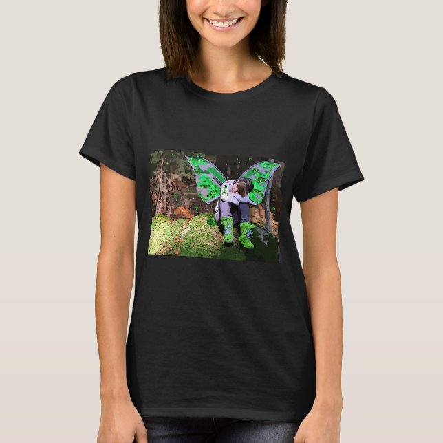 Camiseta Guerreiro Cansado da Doença de Lyme com Asas de An (Frente)