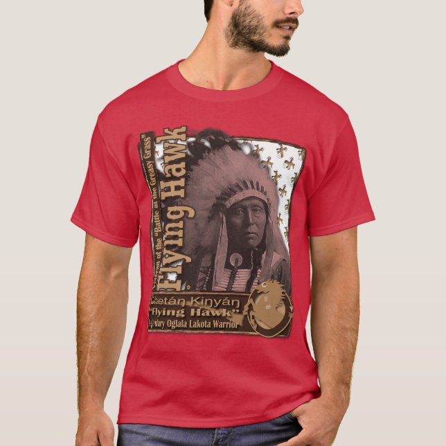 Camiseta Guerreiro de Oglala Lakota do falcão do vôo (Frente)