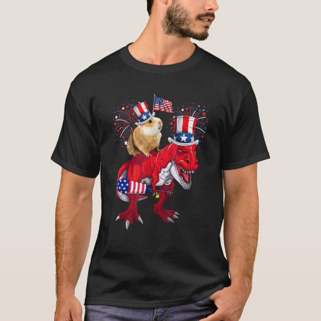 Camiseta Guinea Pig Ridding T-Rex 4th Of July Fireworks Lov (Frente)