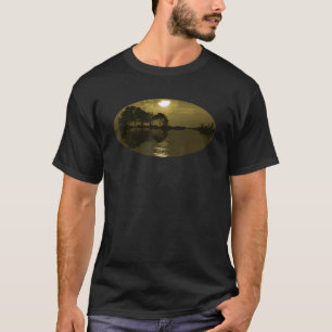 Camiseta Guitar Pôr do Sol Céu Árvores Cidade Água Reflexo