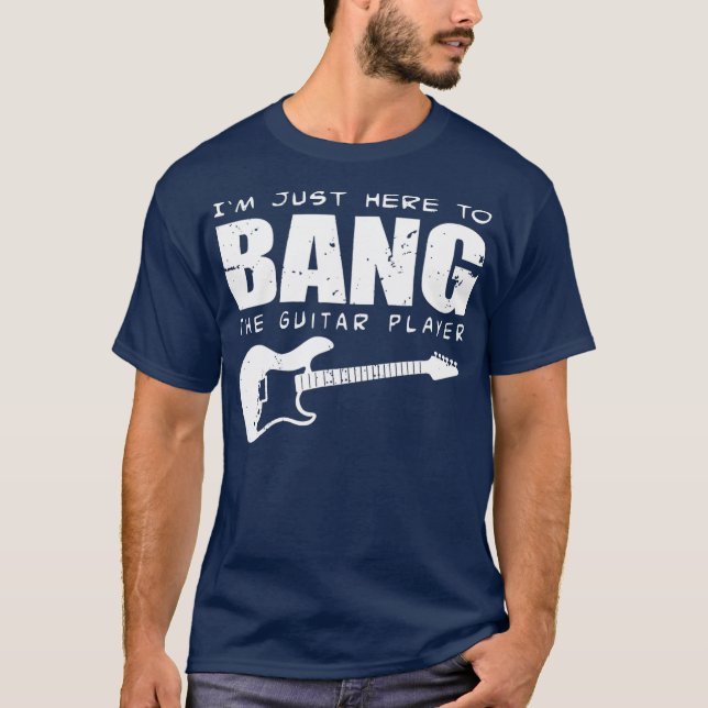 Camiseta Guitarista Engraçado, estou aqui para bater no vio (Frente)
