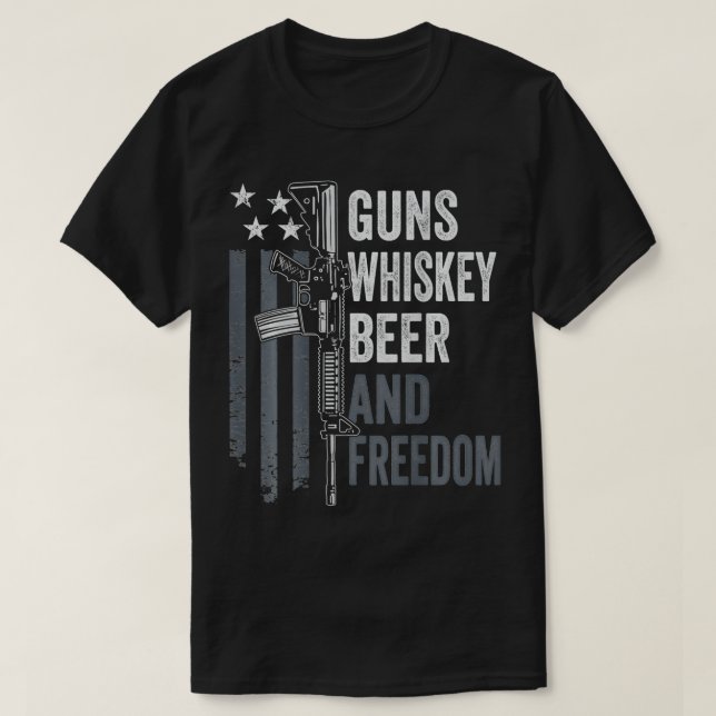 Camiseta Guns Whisky Beer And Freedom  Funny Drinking Gun ( (Frente do Design)