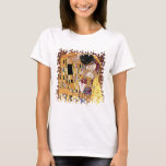 Camiseta Gustav Klimt - O Beijo - Arte Nova Antiga<br><div class="desc">Óleo sobre tela de 1908,  esta pintura Art Nouveau mostra dois amantes abraçados em um beijo apaixonado sobre um leito de flores. O Beijo é provavelmente a obra mais famosa de Gustav Klimt de seu Período de Ouro,  que foi caracterizado pelo uso de folhas de ouro em suas pinturas.</div>