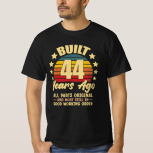Camiseta Há 44 Anos Todas as Peças Originais Aniversário de