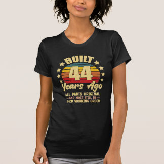Camiseta Há 44 Anos Todas as Peças Originais Aniversário de