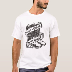 Camiseta Há um Cobra no meu cavalo de bota escalando o Eque