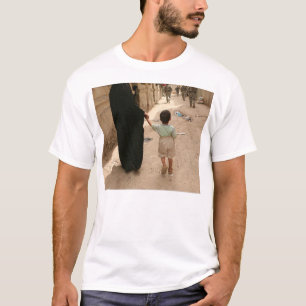 CAMISETA HÁ UMA EXTREMIDADE A ESTE?