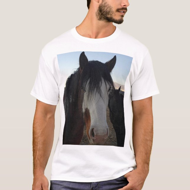 Camiseta Hair in the Eyes T-Shirt (Frente)