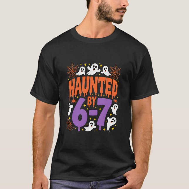 Camiseta Halloween Assombrado 67 Seis Sete Meme 1 (5)  (Frente)