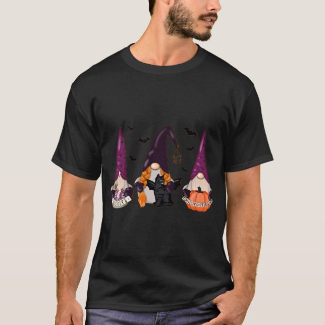Camiseta Halloween Boo Witch Gnomos Autumn Bat Pumpkins Bla (Frente)