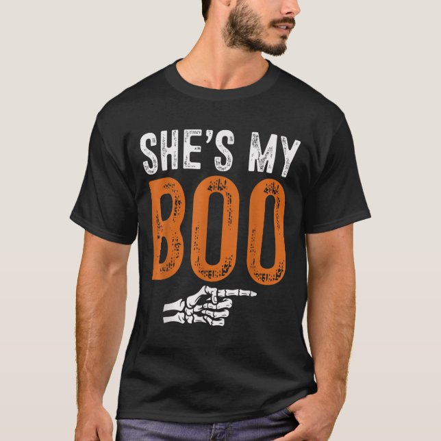 Camiseta Halloween Costumes Shes My Boo Couple Matching Par (Frente)