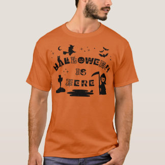 Camiseta Halloween Está Aqui A Typografia Ghoul Witl Grave