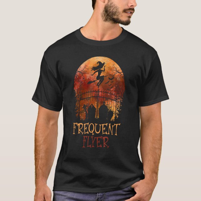 Camiseta Halloween Frequent Flyer In The Cemetery Lazy Cost (Frente)