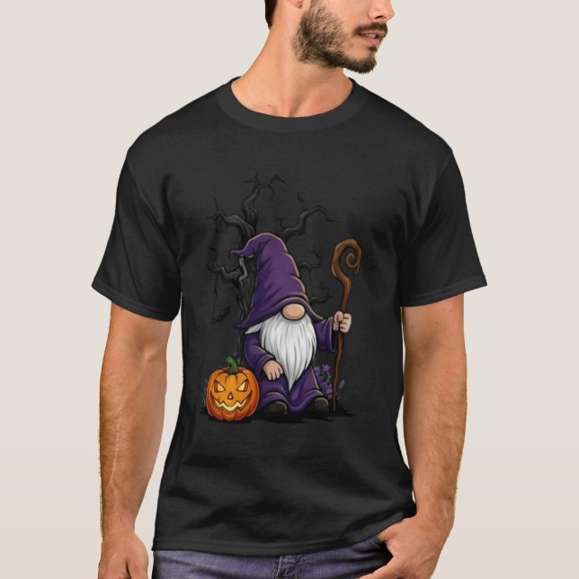 Camiseta Halloween Gnome Basic Dark T-Shirt (Frente)