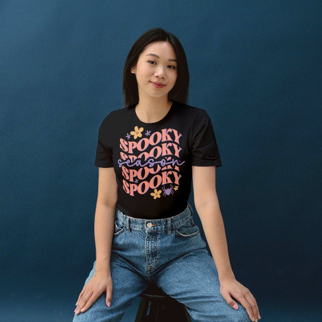 CAMISETA HALLOWEEN GROOVY GHOSTS SPOOKY SEASON (Criador carregado)