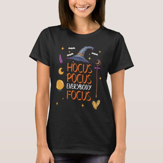 Camiseta Halloween Hocuss Pocus Todo mundo Foco Professor D (Frente)