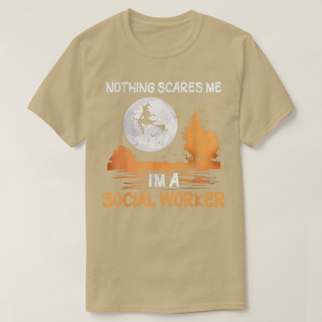 Camiseta Halloween Nada me assusta, sou um trabalhador soci (Frente do Design)