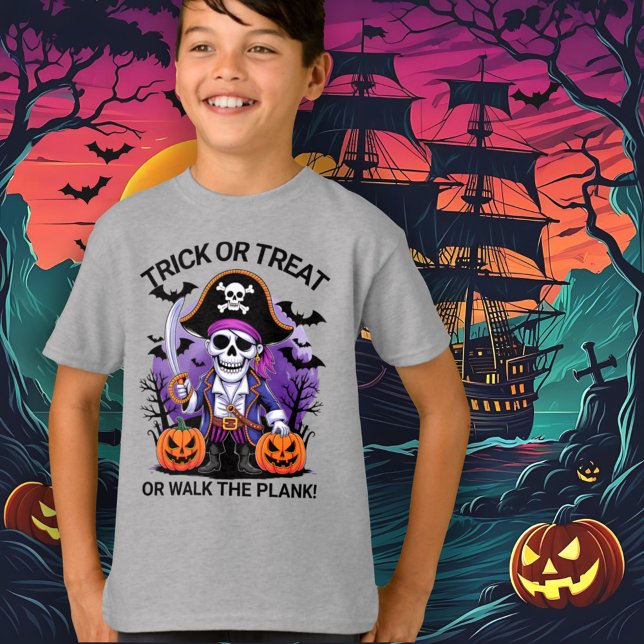 Camiseta Halloween Pirate Trick or Treat or Walk the Plank (Criador carregado)
