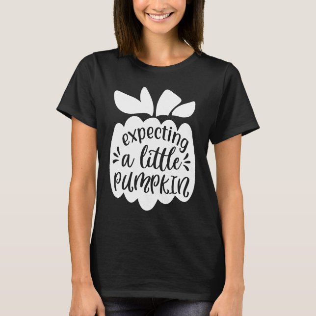 Camiseta Halloween Pregnancy Funny   Expecting A Little Pum (Frente)
