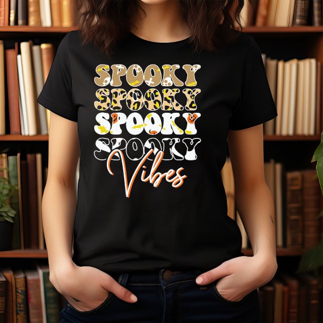 CAMISETA HALLOWEEN RETRO GROOVY SPOOKY VIBES (Criador carregado)