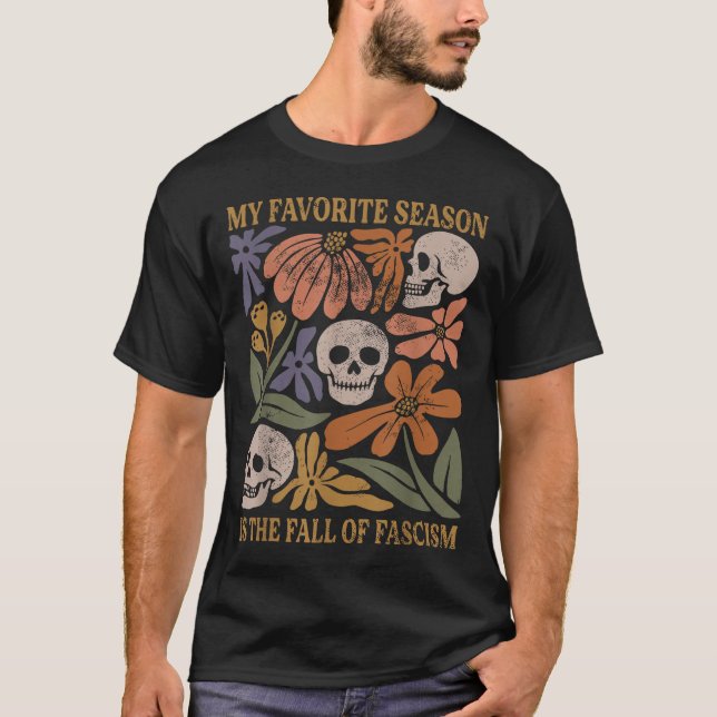 Camiseta Halloween Retro My Favorite Season Is The Fall Of  (Frente)