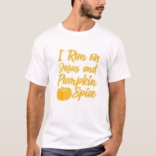 Camiseta Halloween Season I Run On Jesus E Pumpkin Spice