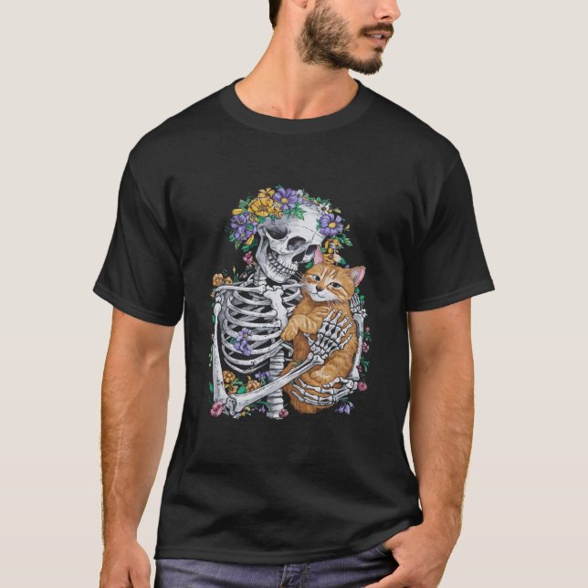 Camiseta Halloween Skeleton Cat Hug Flores Figurume Mulhere (Frente)
