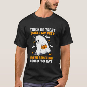 Camiseta Halloween TRICK OU TRATE CHEIRA-O, MEU PÉ Engraçad
