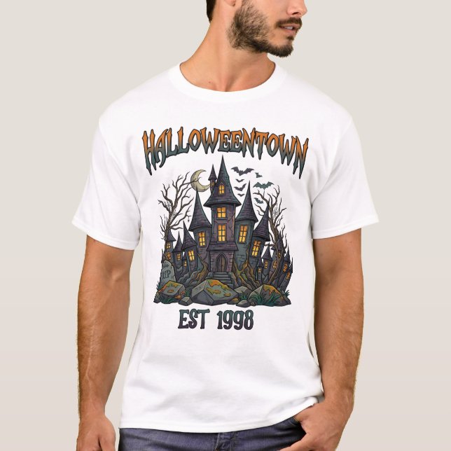 Camiseta Halloweentown Est Casa Assombrada Árvores Assustad (Frente)