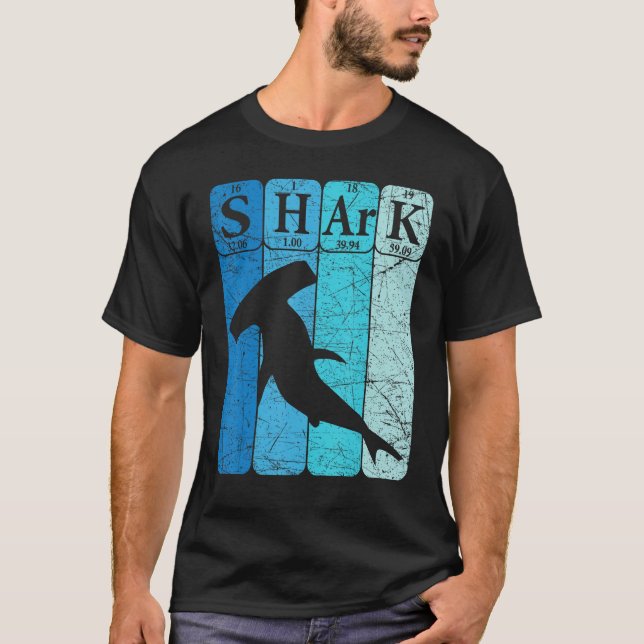 Camiseta Hammerhead Shark Periodic Table Elements Retro Sha (Frente)