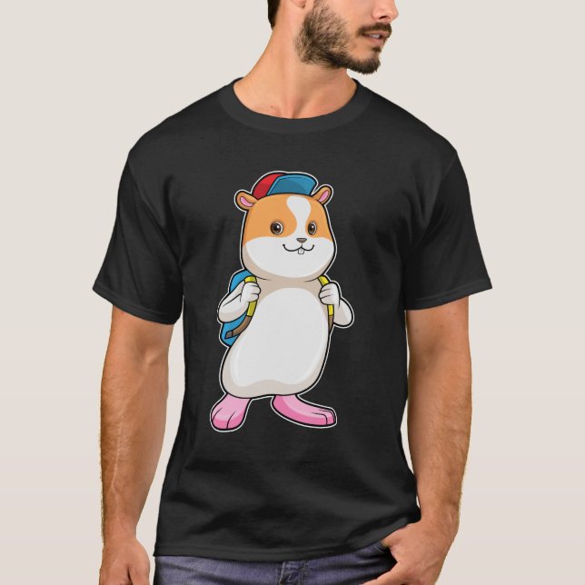 Camiseta Hamster como Estudante com Mochila e Boné (Frente)