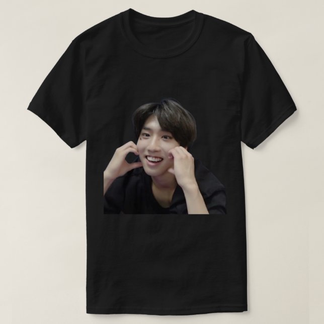 Camiseta Han Jisung Cute Heart Cheeks Sticker.png (Frente do Design)