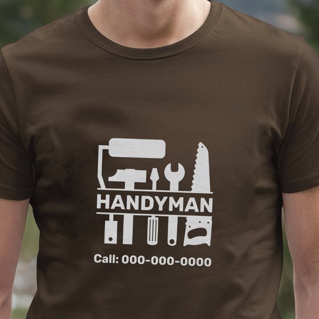 Camiseta Handyman - Monograma de Ferramentas de Hardware (Handyman - Hardware Tools Monogram T-Shirt)