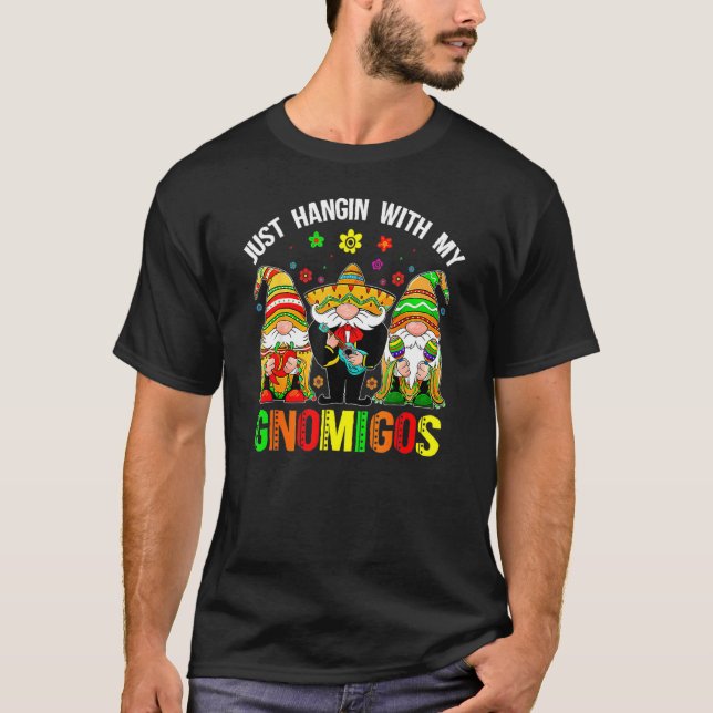 Camiseta Hangin Com Meus Gnomigos 3 Gnomos Mexicanos Cinco  (Frente)
