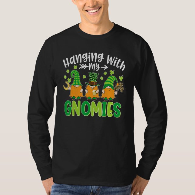 Camiseta Hanging With My Gnomies Shamrock Patrick's Day Iri (Frente)