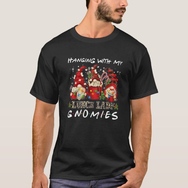 Camiseta Hanging With My Lunch Lady Gnomies Plaid Red Cute  (Frente)