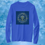 Camiseta Hannukah Menorah T-Shirt<br><div class="desc">Celebre oito dias e oito noites do Festival das Luzes com cartões e presentes de Chanucá. O festival de luzes está aqui. Acenda a menorah,  brinque com o sonho e o banquete em latas e suganínos. Celebre o espírito de Chanucá com amigos,  familiares e entes queridos desejando-lhes Feliz Chanucá.</div>