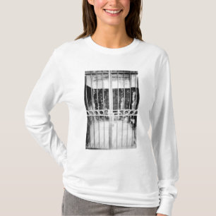 Camiseta Hanói Vietnã, Detalhe da cela da prisão Hanoi Hilt