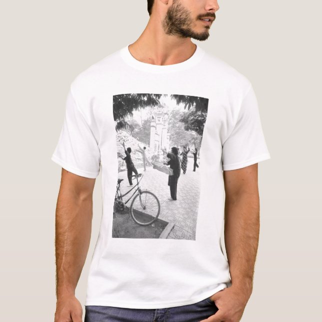 Camiseta Hanói Vietnã, exercícios matinais de Hoan Kiem (Frente)