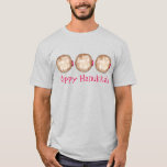 Camiseta Hanukkah Chanukah judaicas festas judaicas<br><div class="desc">Apresenta uma ilustração original de uma rosquinha de gelatina tocada com açúcar em pó. Perfeito para Hanukkah! Esta ilustração Chanukah também está disponível em outros produtos. Não vê o que está procurando? Precisa de ajuda para a personalização? Entre em contato com Rebecca para ter algo projetado só para você.</div>